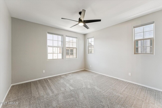 Building Photo - 1731 E Chelsea Ln