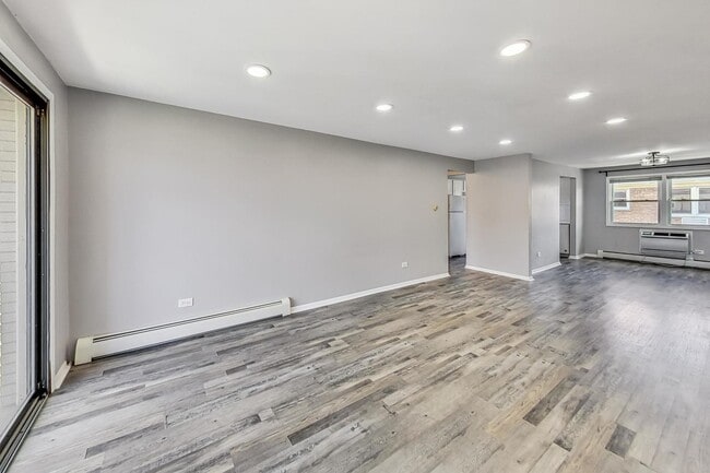 Building Photo - 6563 N Harlem Ave