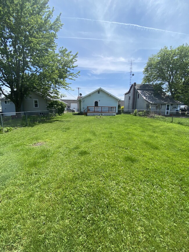 Large, Fenced Backyard - 704 Front St