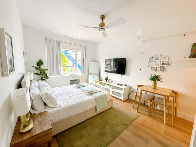 Primary Photo - 255 W 24th St