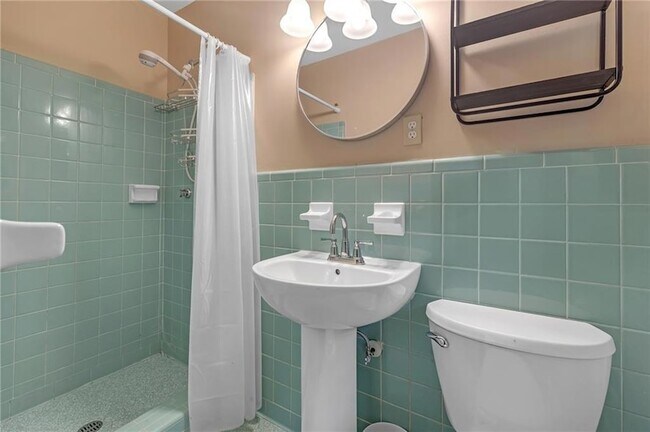 Building Photo - 5960 Brookdale Ln SW