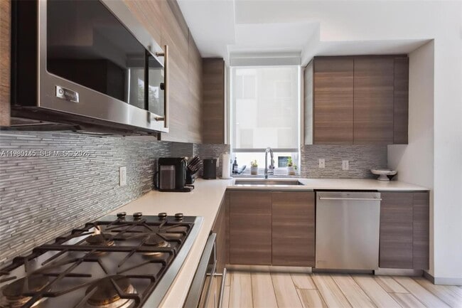 Building Photo - 101 N Shore Dr