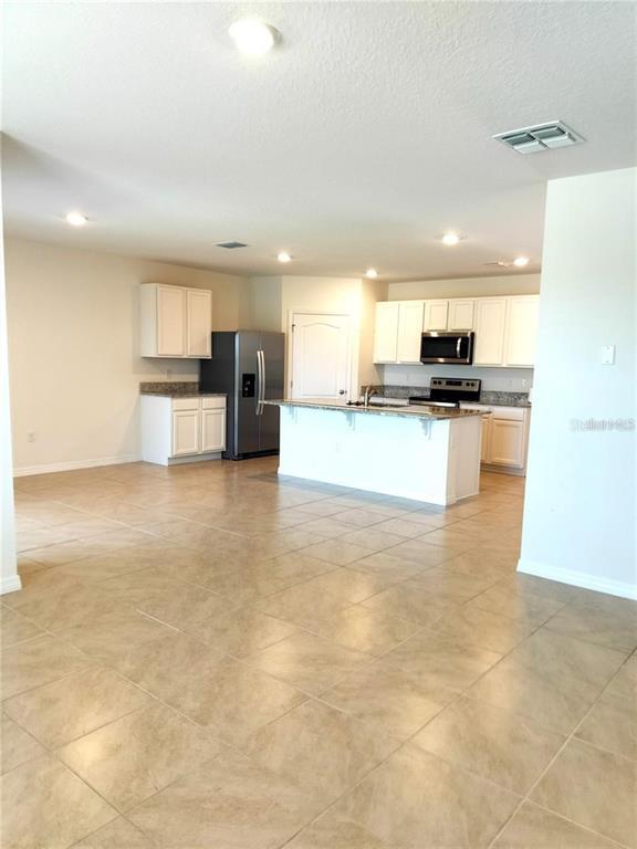 Building Photo - 405 Noble Ave