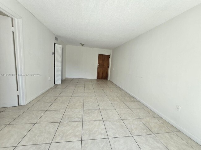 Building Photo - 2920 SW 28th Terrace