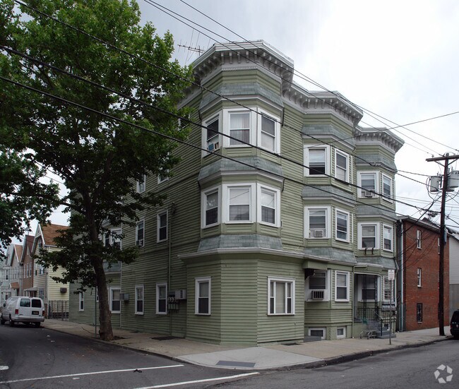 Building Photo - 40-42 Darcy St