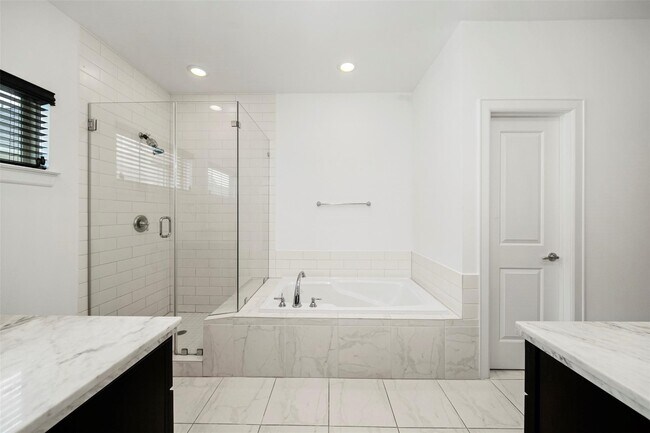 Building Photo - 22 Hermann Park Ct