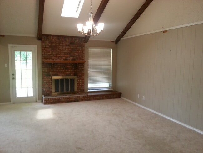 Building Photo - 5415 Bayou Dr