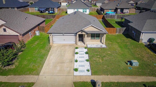 Primary Photo - 322 Ambrose Avenue