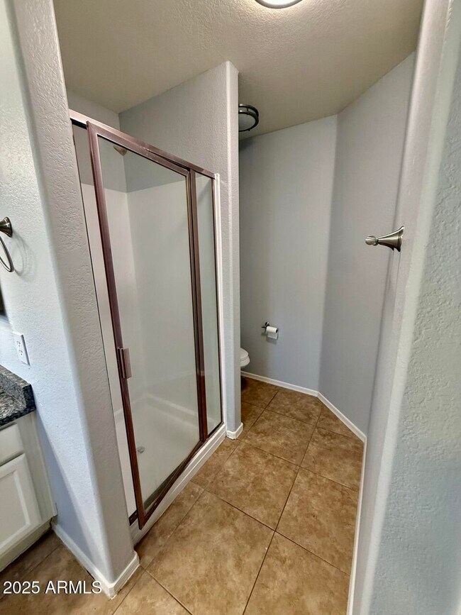 Building Photo - 646 N Cobblestone St