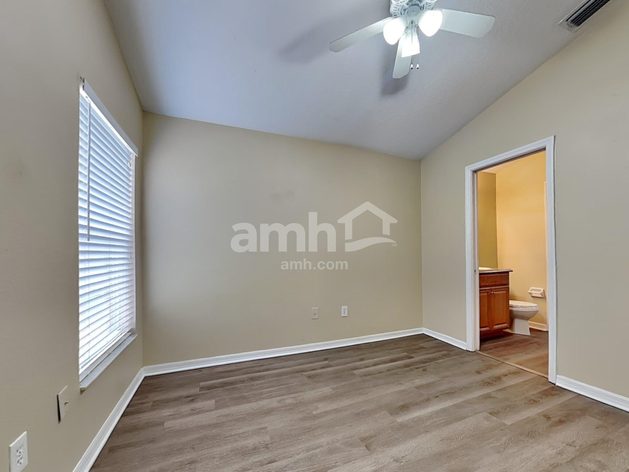 Building Photo - 9312 Hidden Water Cir