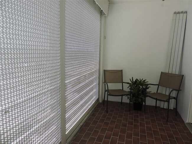 Building Photo - 501 E Dania Beach Blvd