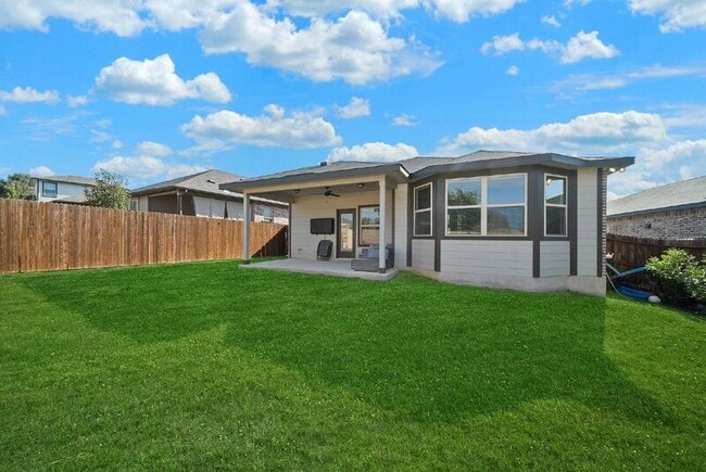 Building Photo - 12927 Maridell Park