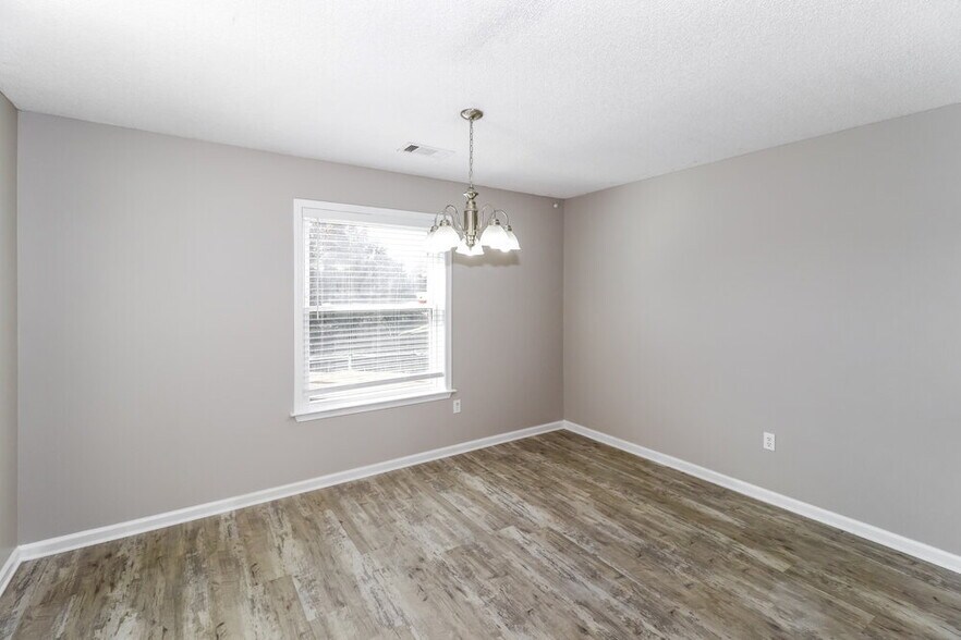 Building Photo - 2827 Fletcher View Dr