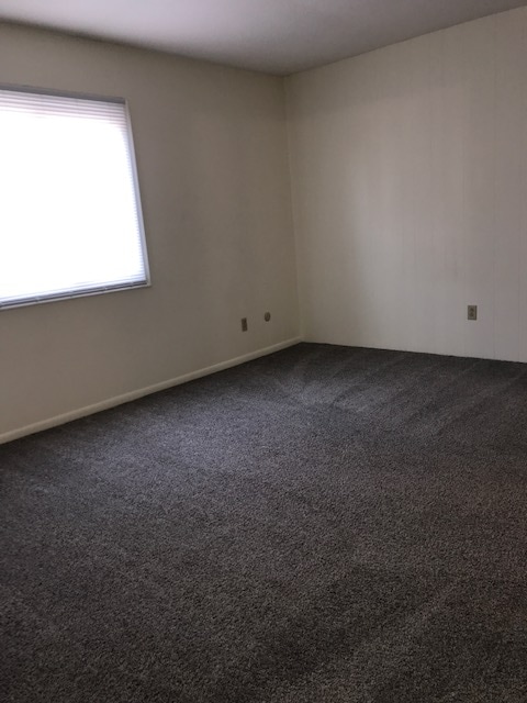 Building Photo - 634 W Foulke Ave