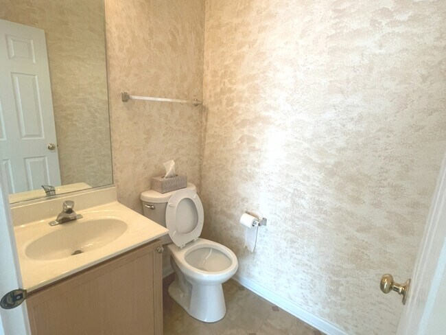 Building Photo - 1884 Fescue Dr