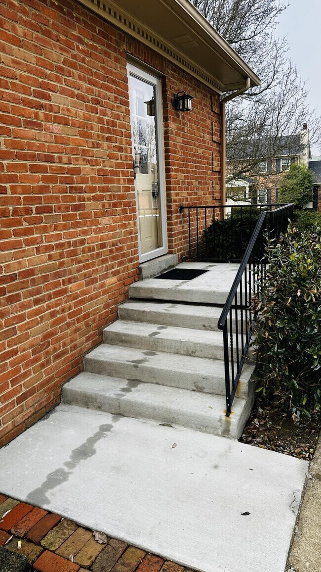 Building Photo - 2948a Candlelight Way