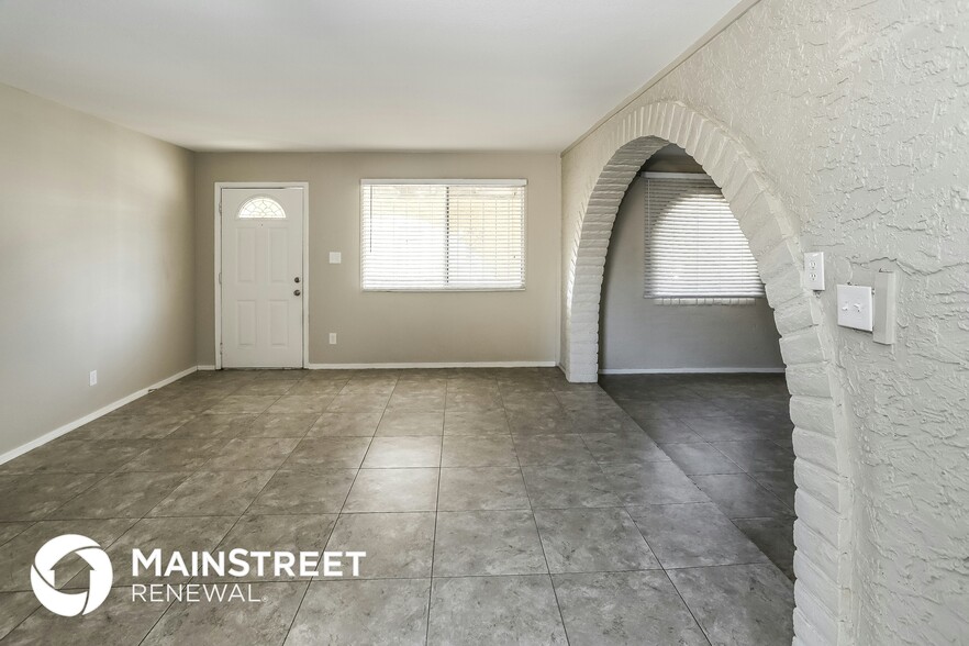 Building Photo - 8209 S 24th Way