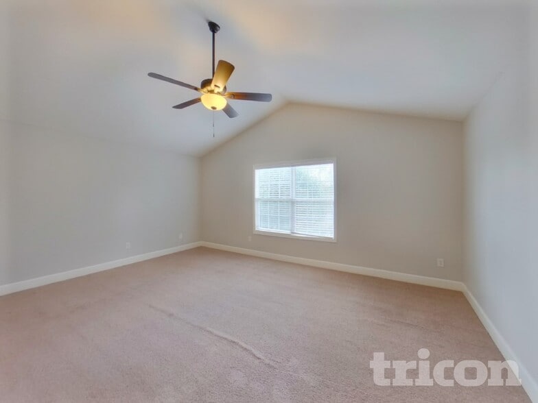 Building Photo - 1940 Portway Rd