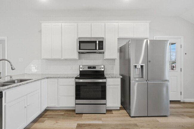 Building Photo - 2050 Lillius St