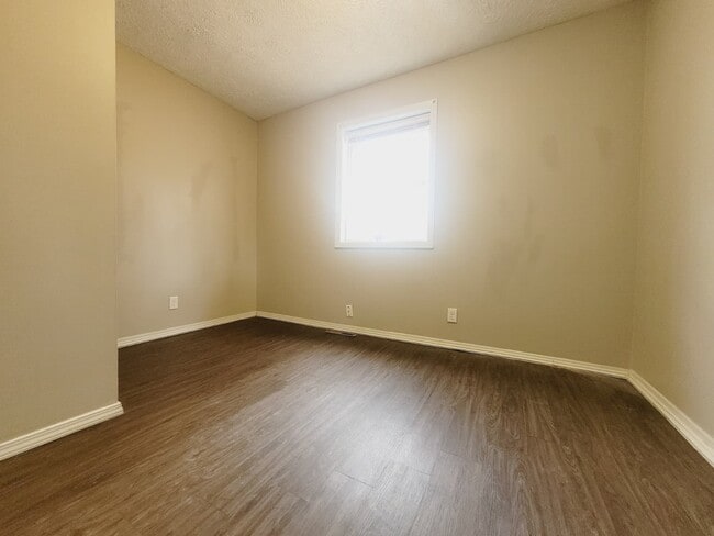 Building Photo - 612 N Washington St