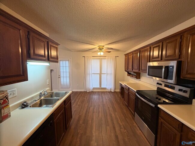 Building Photo - 3029 Battlement Rd SW