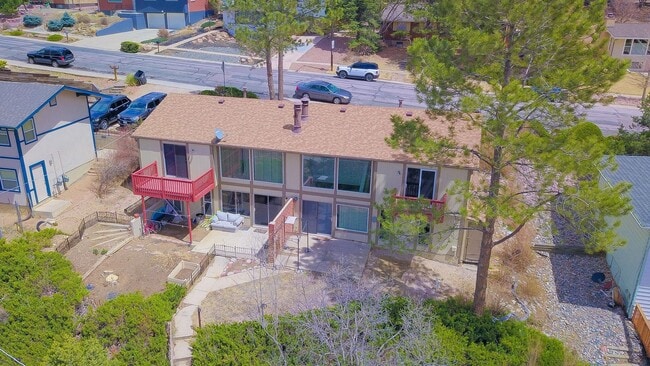 Building Photo - 608 Crown Ridge Dr