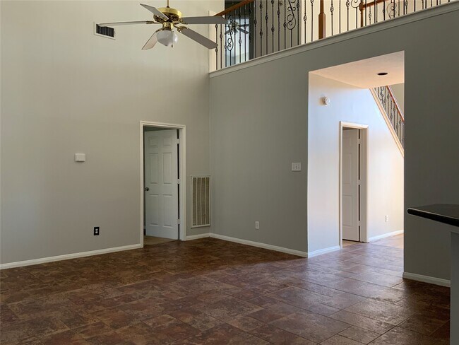 Building Photo - 1822 Laurel Oaks Dr