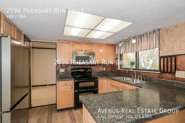 Building Photo - 2596 Pheasant Run Dr