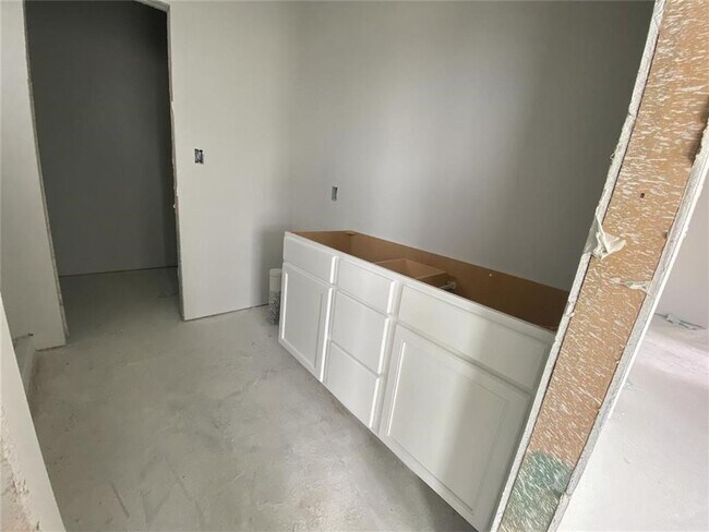 Building Photo - 1121 Esplanade Pkwy