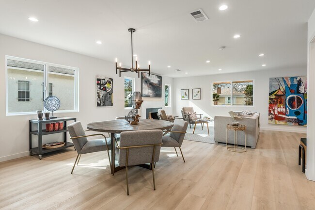 Building Photo - 3840 Somerset Dr