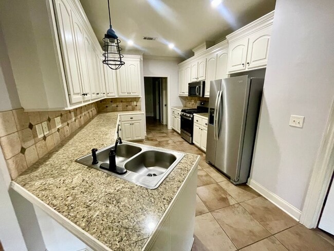 Building Photo - 3/2 for Rent in Ashbrooke of Gluckstadt!