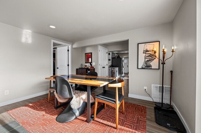 Building Photo - Gorgeous furnished 3 Bed bungalow in Berkeley!