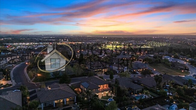 Building Photo - Custom Luxury Rental Home in HIGHLY DESIRA...