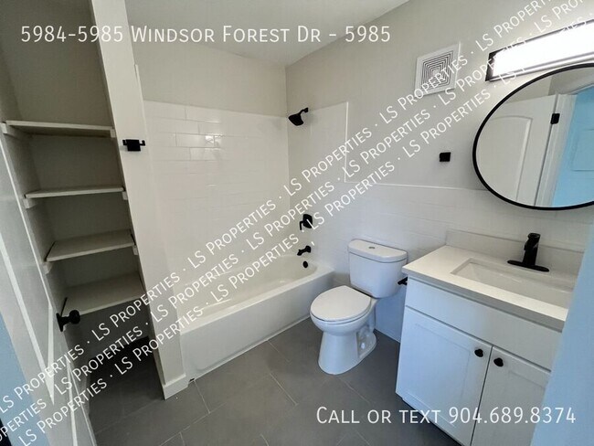 Building Photo - 5984-5985 Windsor Forest Dr-5985
