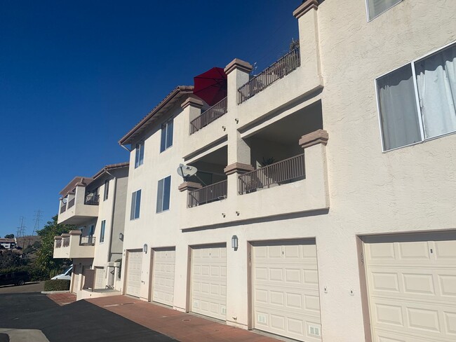 Building Photo - La Costa Carlsbad 2 Bed 2 Bath Condo in Sp...