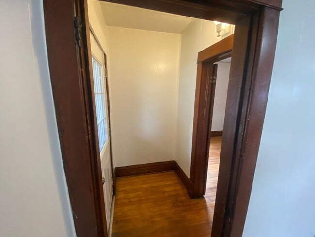 Building Photo - LEASE TO OWN $1,300 MO