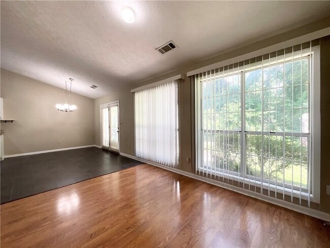 Building Photo - 3070 Bugle Dr