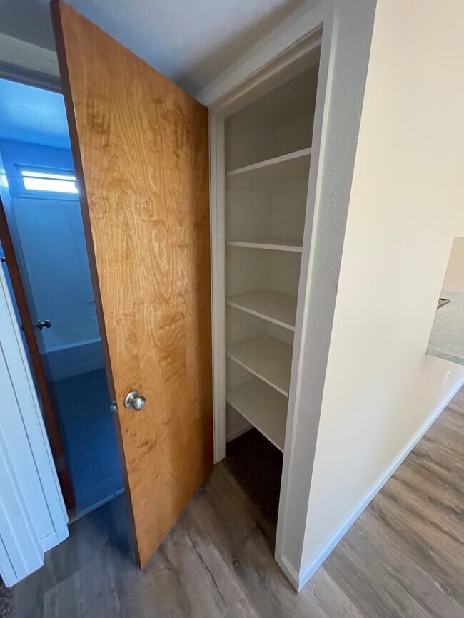 Building Photo - 1001 Sycamore St