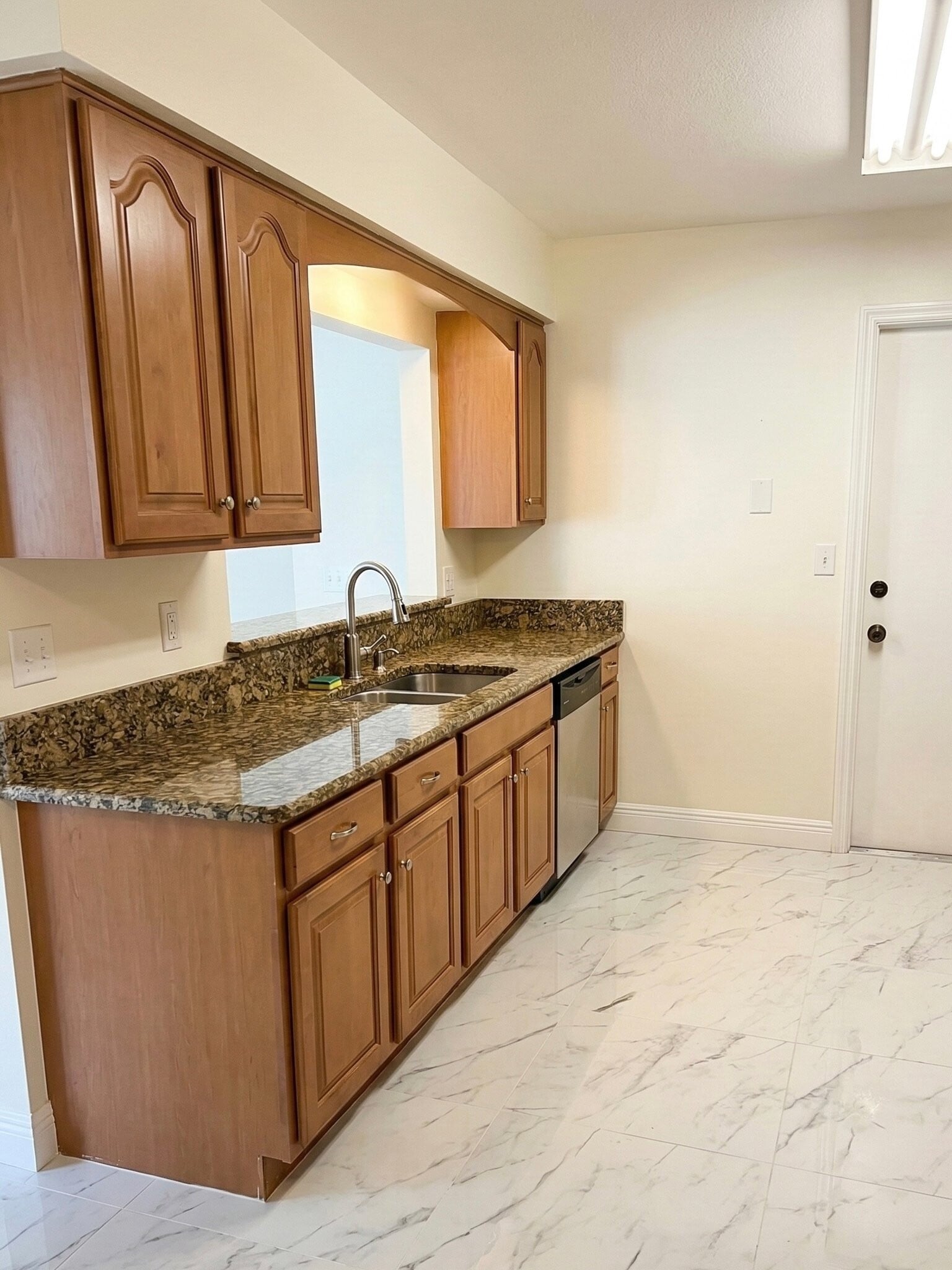 Building Photo - 355 Springdale Dr