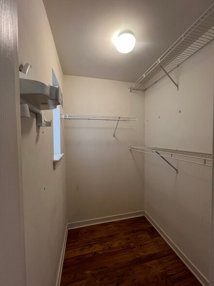 Building Photo - 4306 Eastview Ln