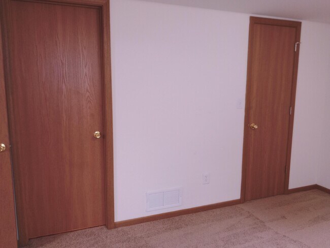 Building Photo - 5708 Canaveral Dr
