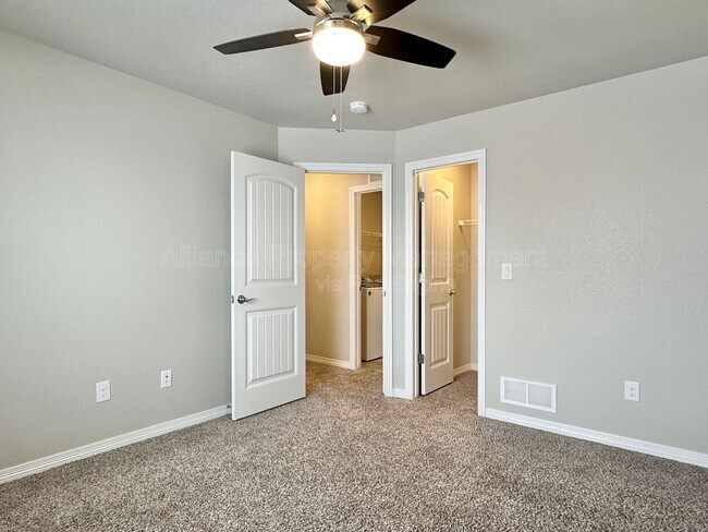 Building Photo - 6039 Jorie Rd