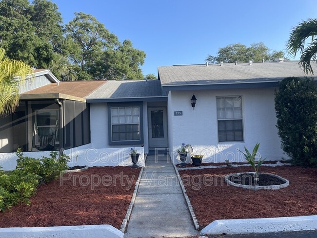 Building Photo - 7315 Parkside Villas Dr