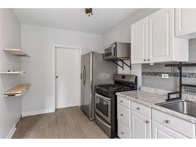 Building Photo - 3128 W Bde Maka Ska Blvd