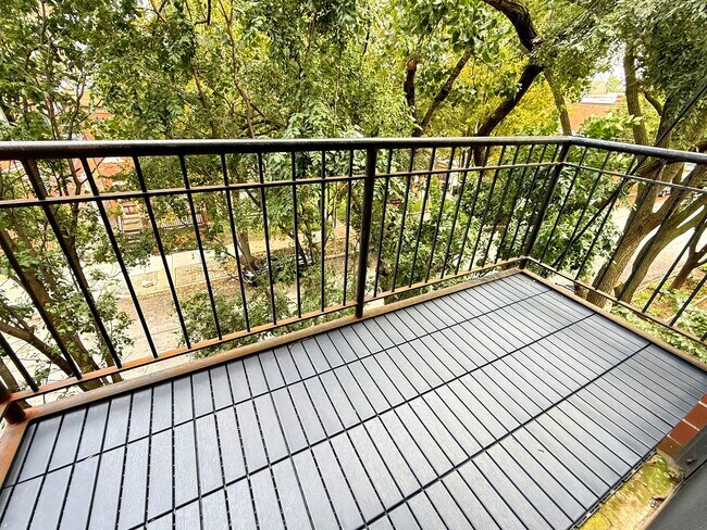 Building Photo - 14 S Leavitt St