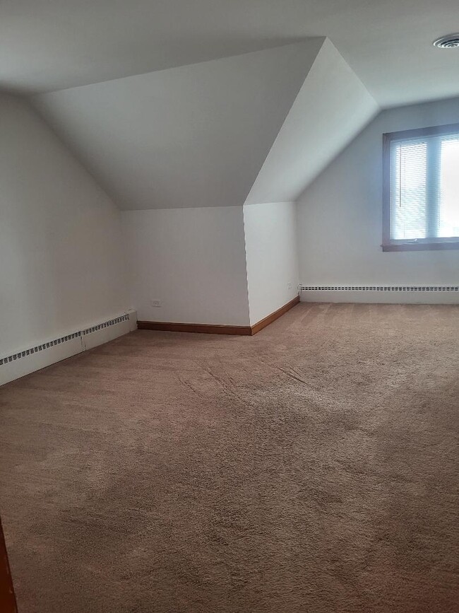 Building Photo - 5549 S Meade Ave