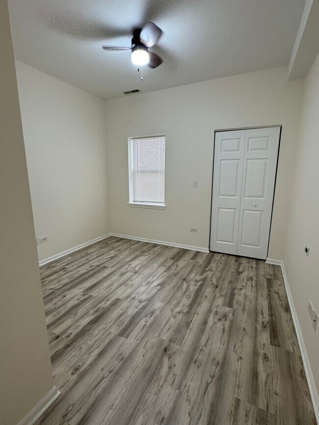 Building Photo - 2155 W Warren Blvd