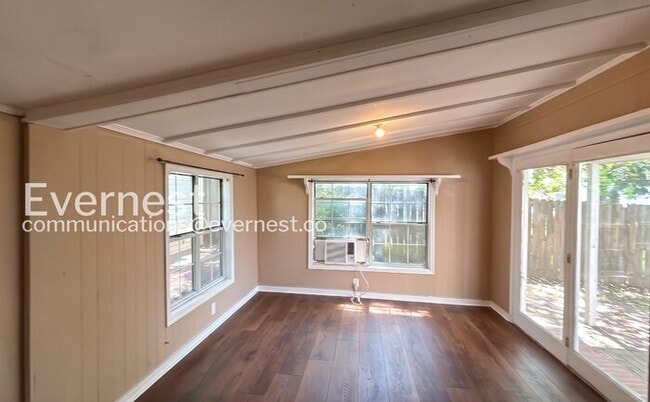 Building Photo - 5207 Evitt St