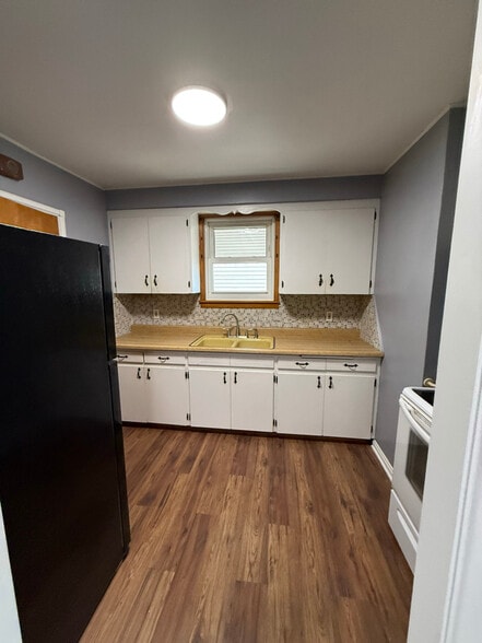 Building Photo - 6503 Vandalia Ave