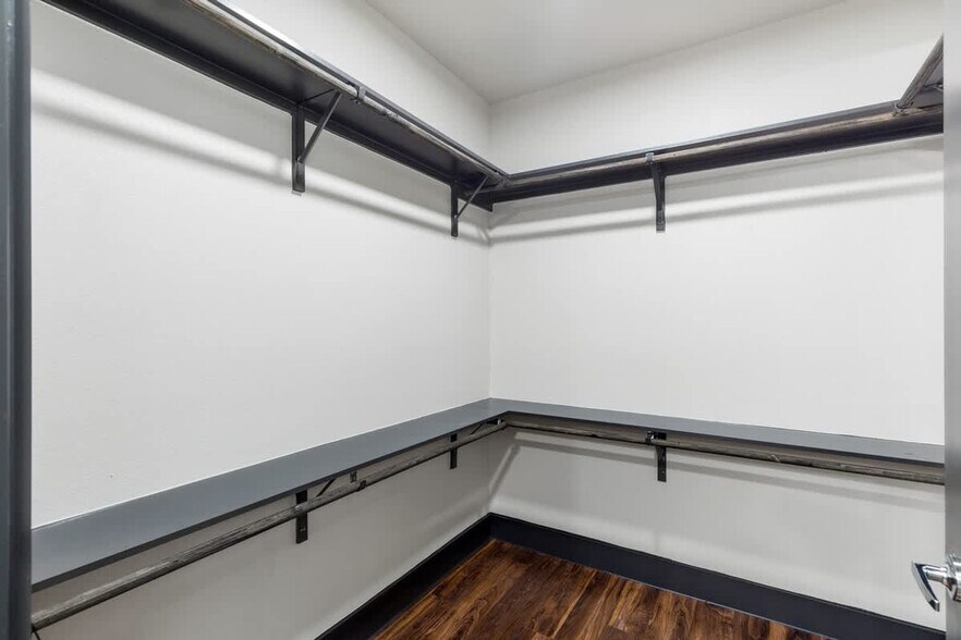 Building Photo - 9127 Research Blvd